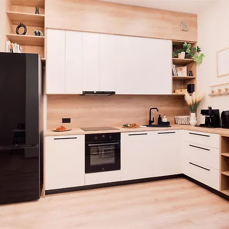 Harmony Apartment/9 Guests/ 4 Bedroom / Old Town Apartment *