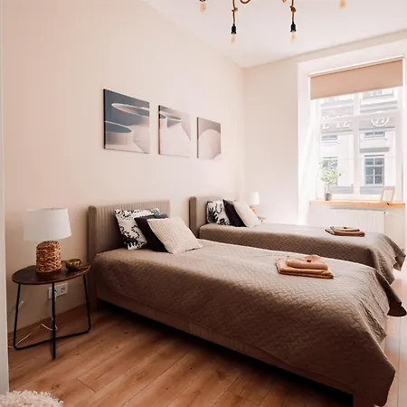 Harmony Apartment/9 Guests/ 4 Bedroom / Old Town Apartment Riga
