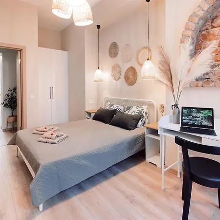 Apartment Harmony Apartment/9 Guests/ 4 Bedroom / Old Town *