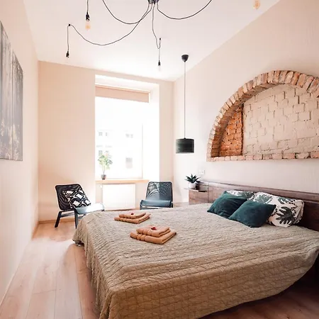 Harmony Apartment/9 Guests/ 4 Bedroom / Old Town Apartment Riga