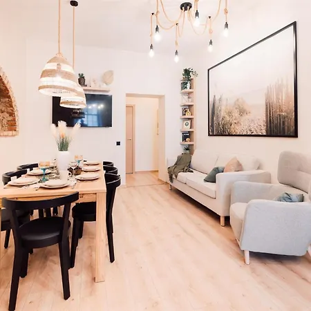 Harmony Apartment/9 Guests/ 4 Bedroom / Old Town Riga