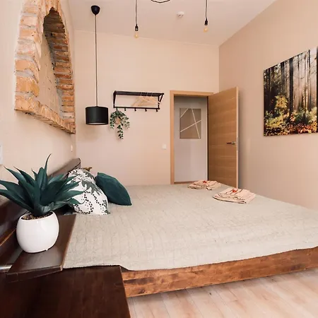 Harmony Apartment/9 Guests/ 4 Bedroom / Old Town Apartment *