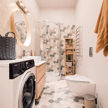 Harmony Apartment/9 Guests/ 4 Bedroom / Old Town Apartment