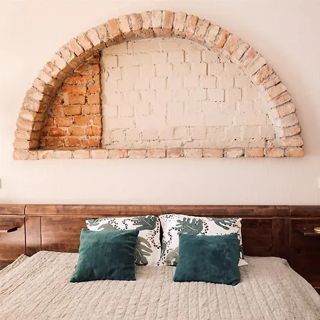 Harmony Apartment/9 Guests/ 4 Bedroom / Old Town
