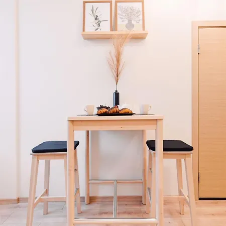 Harmony Apartment/9 Guests/ 4 Bedroom / Old Town Apartment
