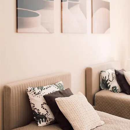 Harmony Apartment/9 Guests/ 4 Bedroom / Old Town